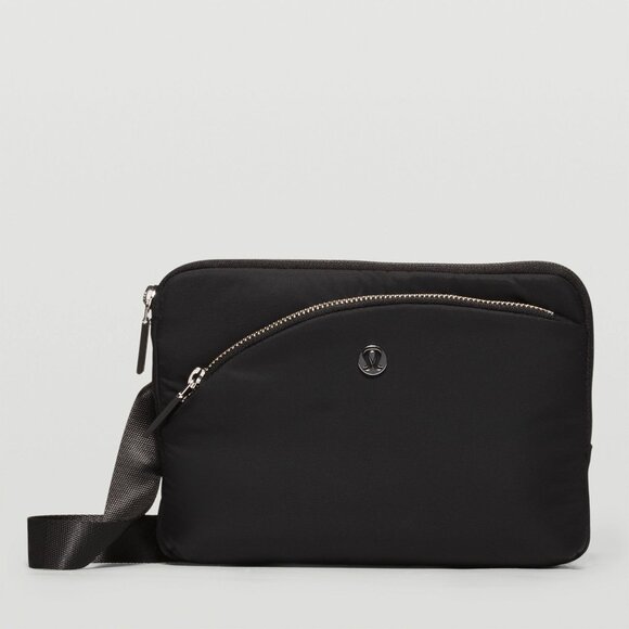 Lululemon Curved Lines Crossbody Bag in Black - Picture 1 of 5